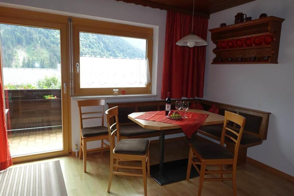 Haus Lifinar - Carmen Juen Apartman Sankt Gallenkirch Kültér fotó